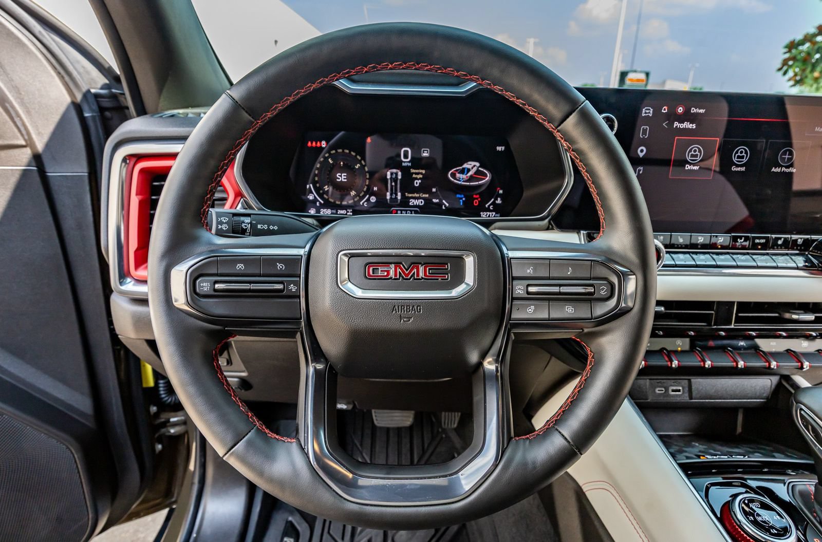 Used 2024 GMC Canyon AT4X w/ AT4X AEV Edition AWD/4WD image 18