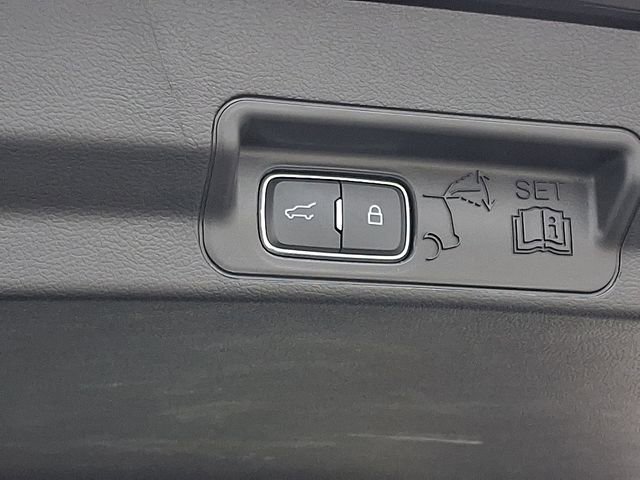 Used 2025 Ford Explorer Active image 32