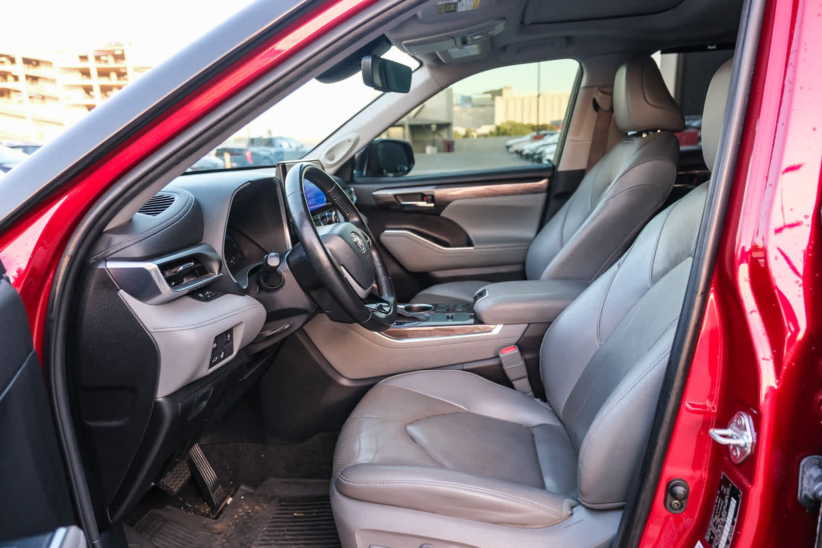 Used 2023 Toyota Highlander Limited FWD image 20