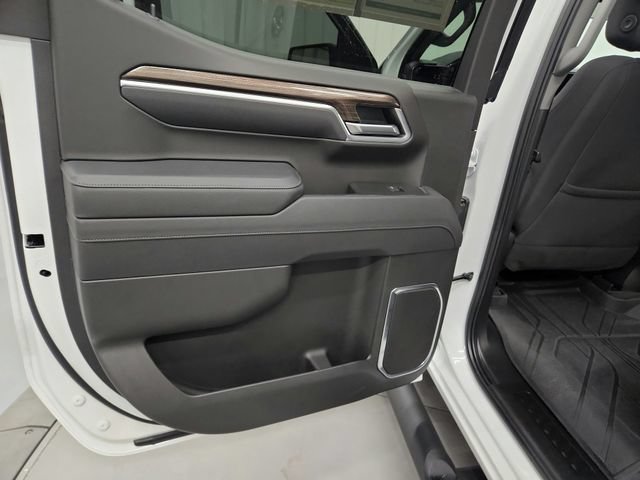 Used 2025 Chevrolet Silverado 1500 RST w/ Redline Edition AWD/4WD image 36