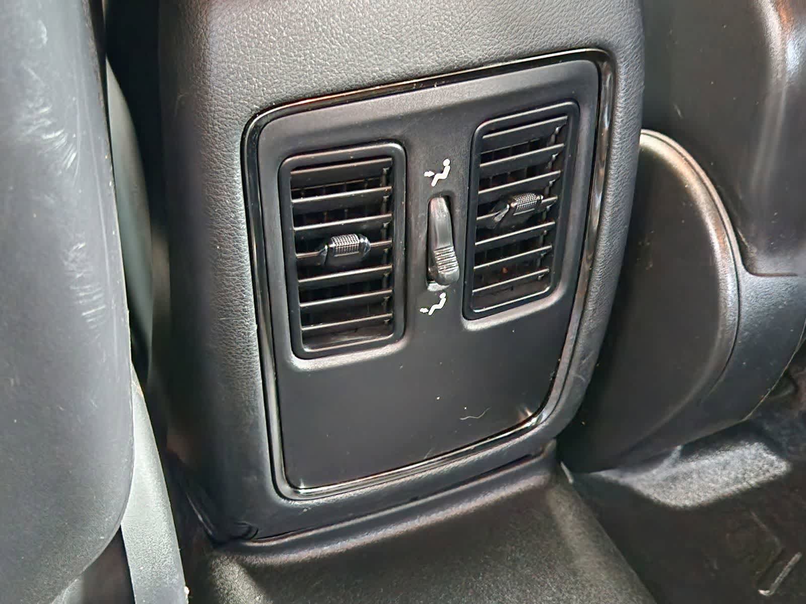 Used 2020 Dodge Durango GT w/ Blacktop Package RWD image 31