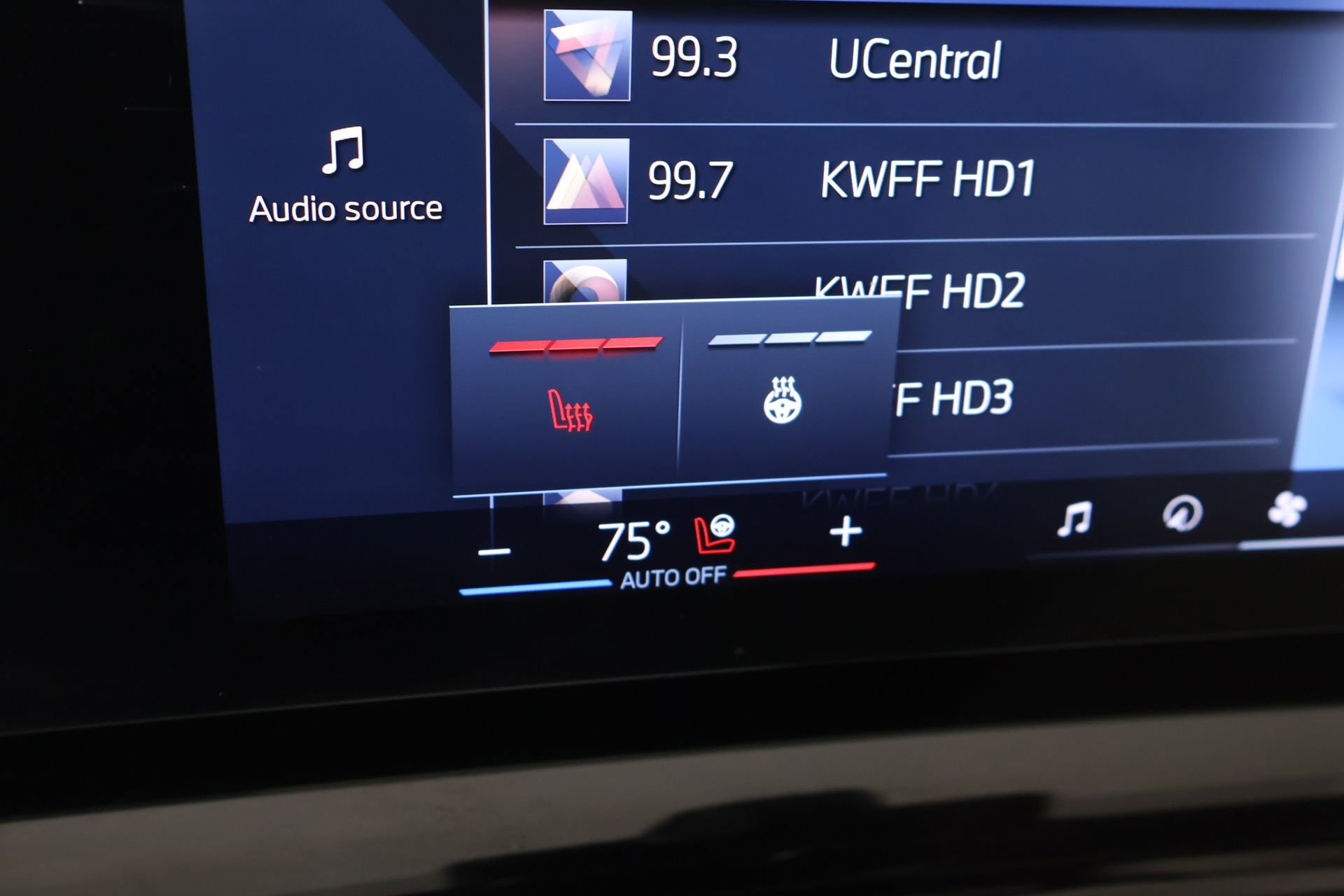 Used 2024 BMW 530i 530i w/ Premium Package image 8