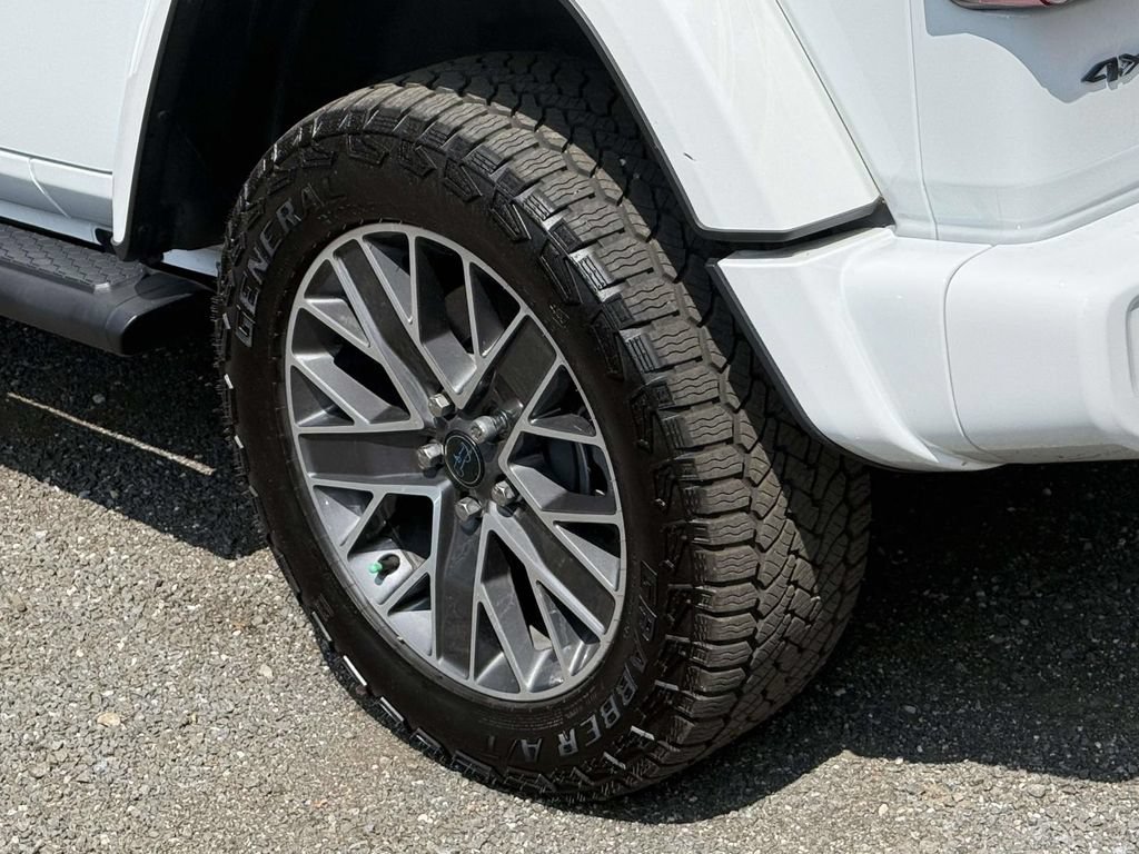 Used 2024 Jeep Wrangler High Altitude AWD/4WD image 12