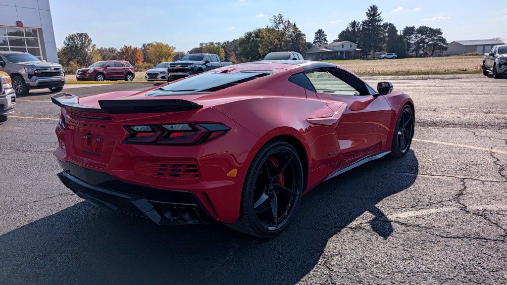 Used 2024 Chevrolet Corvette E-Ray w/ ZER Performance Package AWD/4WD image 7