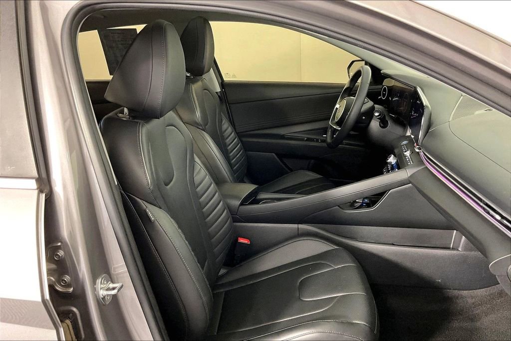 Used 2024 Hyundai Elantra Limited image 10