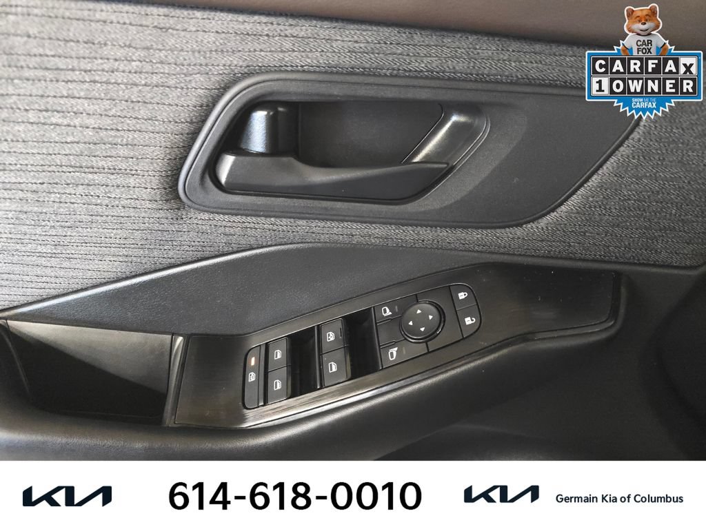 Used 2023 Nissan Rogue S AWD/4WD image 25