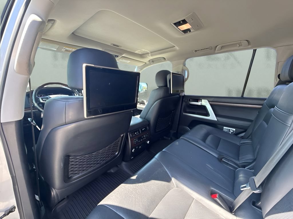 Used 2016 Toyota Land Cruiser w/ Four Season Floor Mat Package AWD/4WD image 8