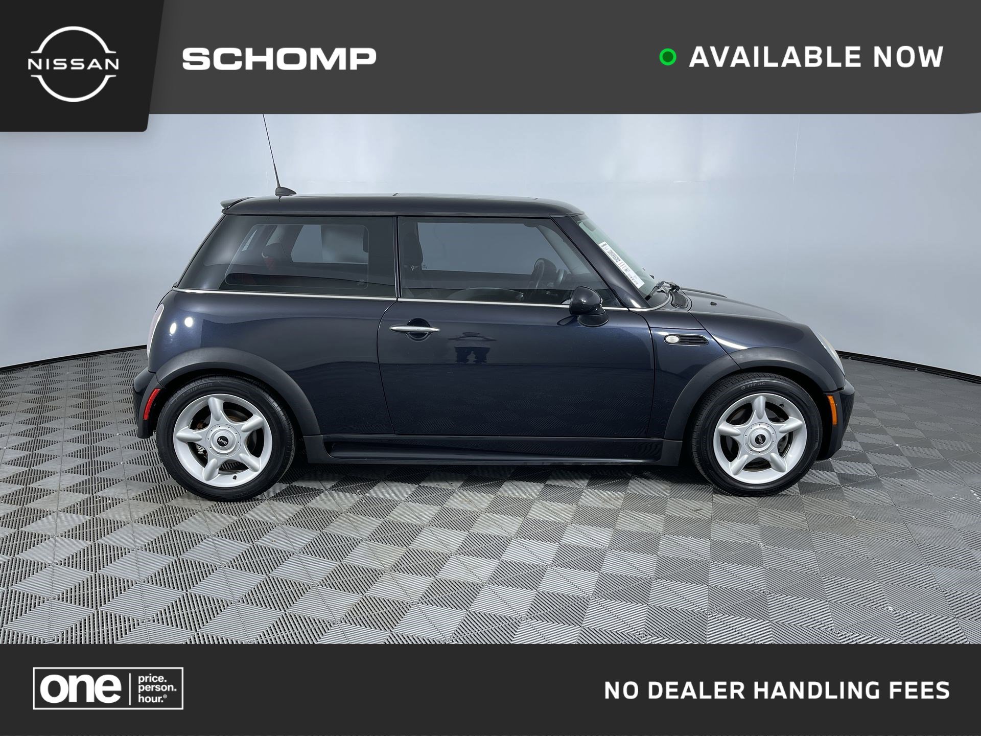 Used 2005 MINI Cooper Hardtop image 1