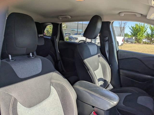 Used 2014 Jeep Cherokee Latitude FWD image 33