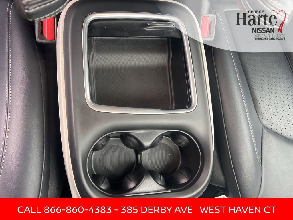 Used 2024 Chrysler Pacifica Touring-L image 40