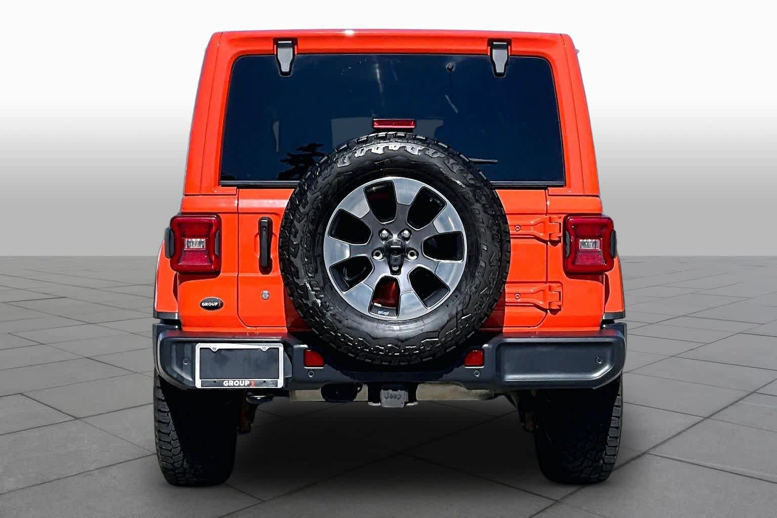 Used 2018 Jeep Wrangler Unlimited Sahara AWD/4WD image 5