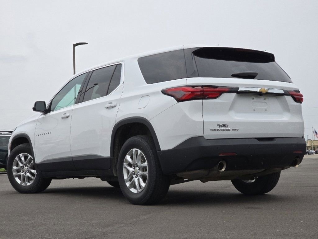 Used 2022 Chevrolet Traverse LS AWD/4WD image 16