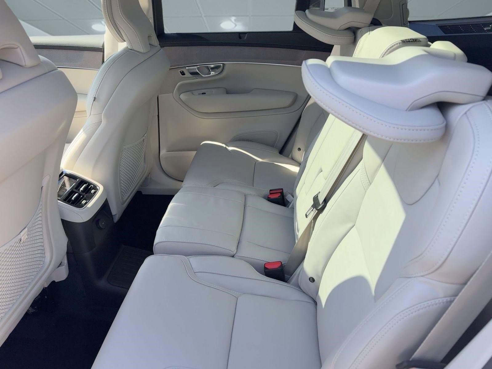New 2026 Volvo XC90 T8 Ultra w/ Protection Package Premier image 25