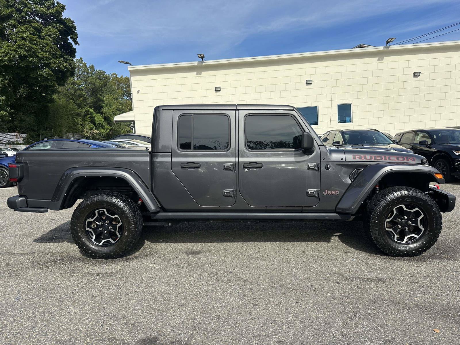 Used 2021 Jeep Gladiator Rubicon AWD/4WD image 2
