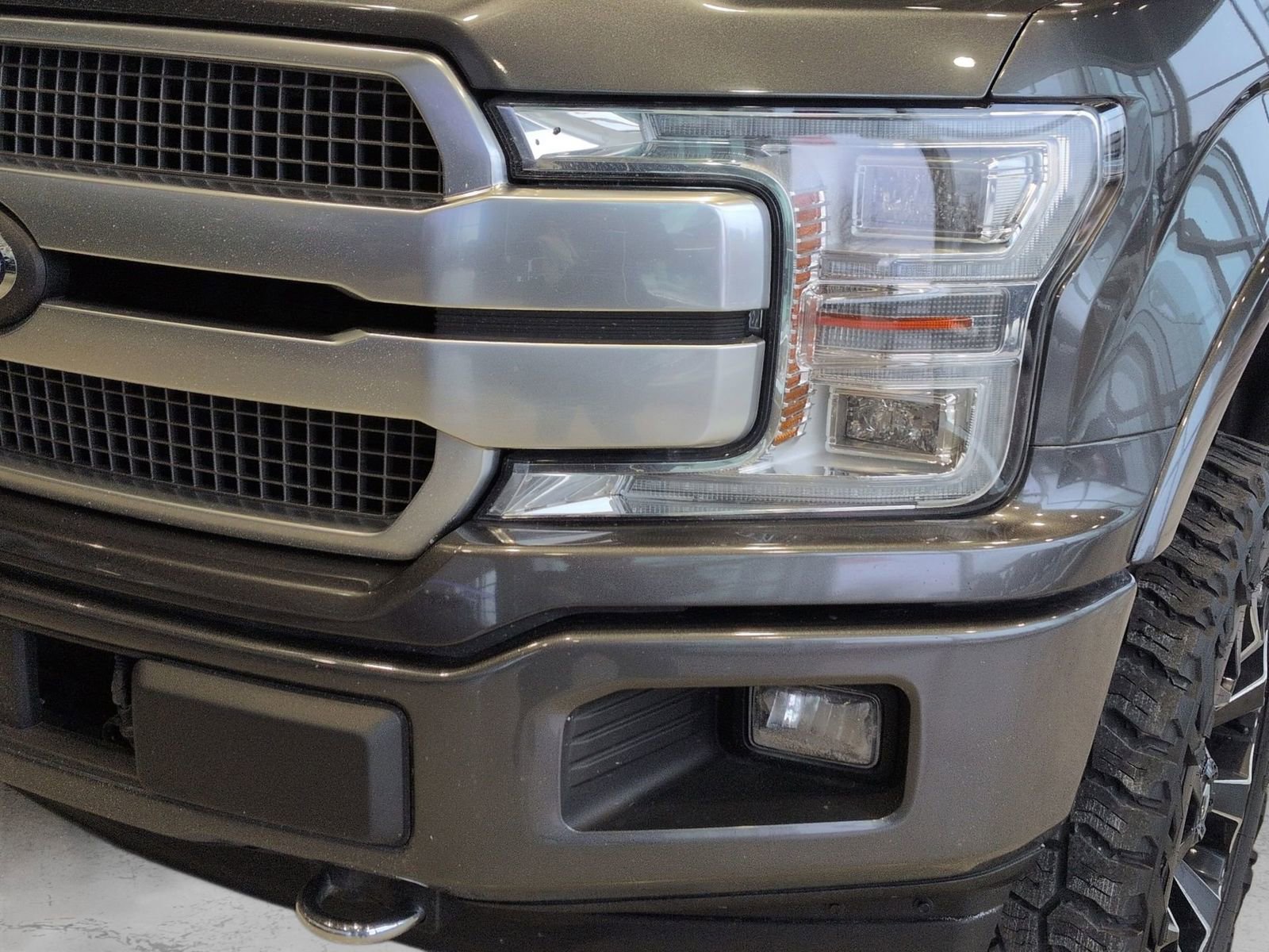 Certified 2018 Ford F150 Platinum w/ Technology Package image 24