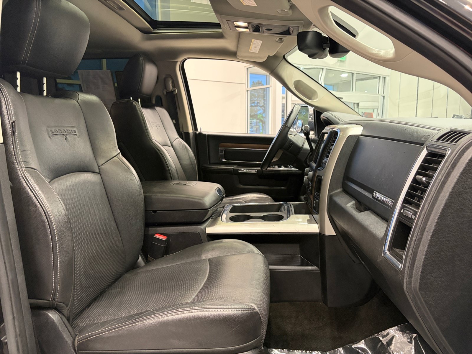 Used 2016 RAM 2500 Laramie w/ Convenience Group AWD/4WD image 28