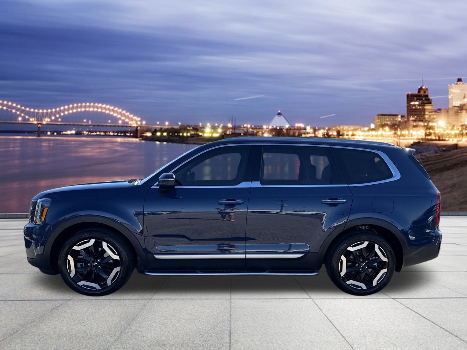 Used 2024 Kia Telluride S w/ S Sunroof Package image 2