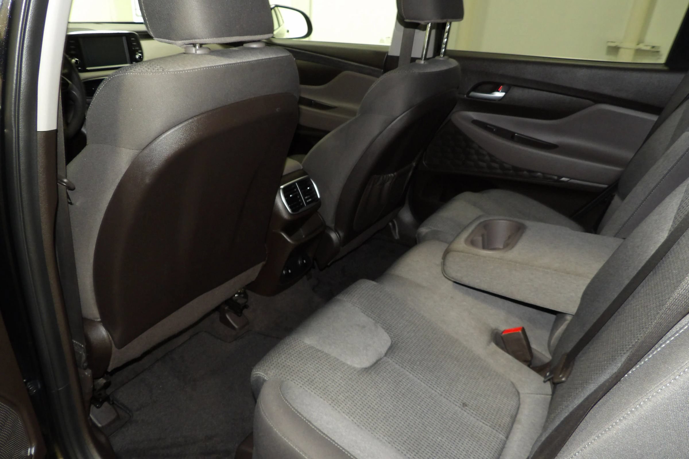 Used 2019 Hyundai Santa Fe SE w/ Cargo Package FWD image 13