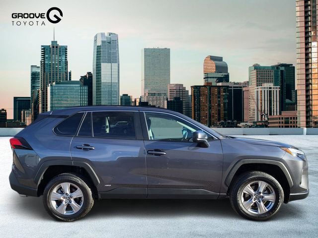 Used 2025 Toyota RAV4 LE image 7
