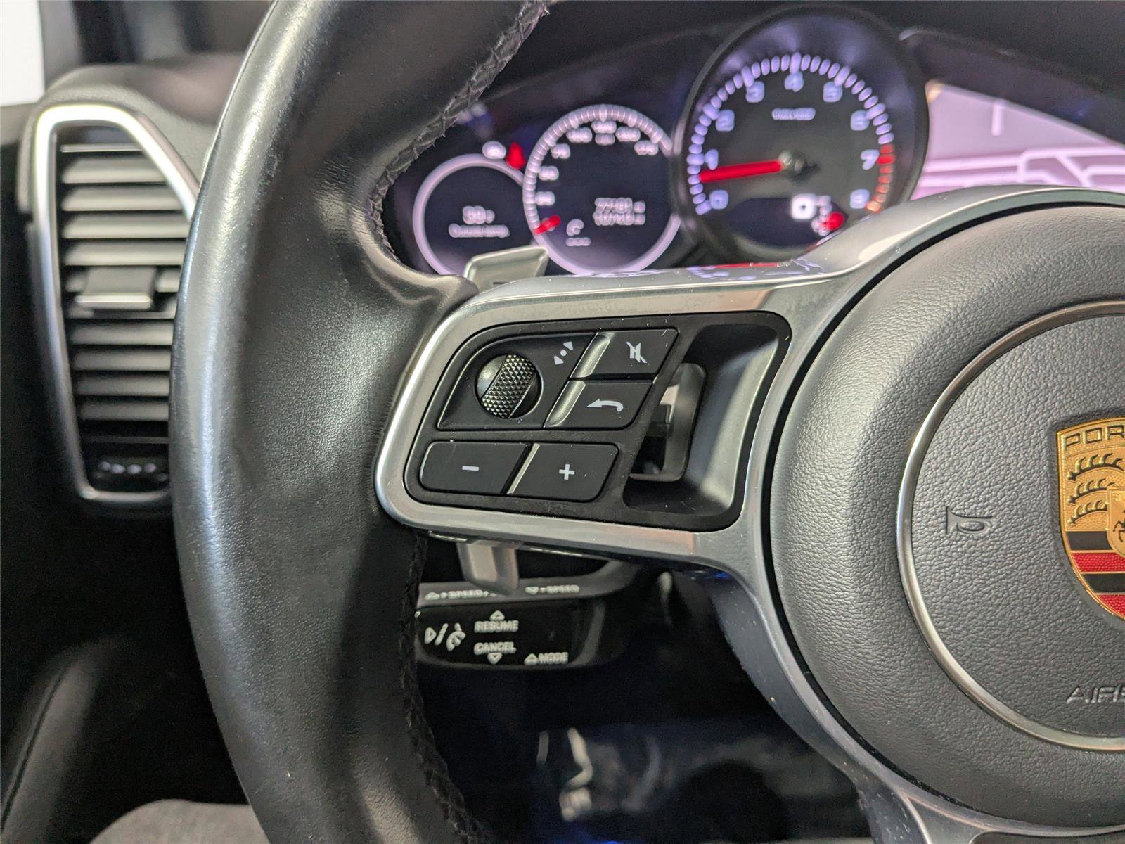 Used 2021 Porsche Cayenne image 13