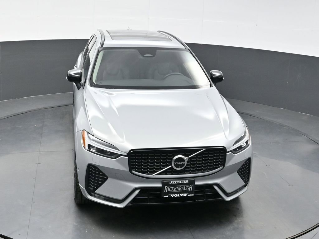 Used 2025 Volvo XC60 B5 Plus image 23
