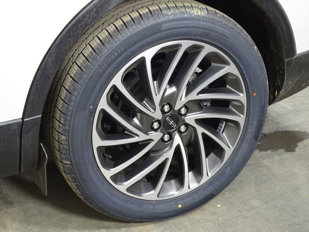 Used 2020 Lincoln Nautilus Reserve image 40