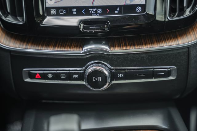 Used 2024 Volvo XC60 B5 Plus w/ Protection Package Premier AWD/4WD image 24