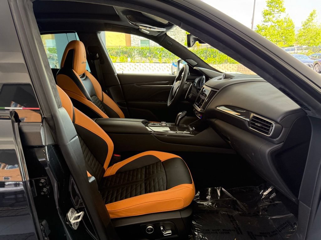 Certified 2024 Maserati Levante Trofeo AWD/4WD image 13