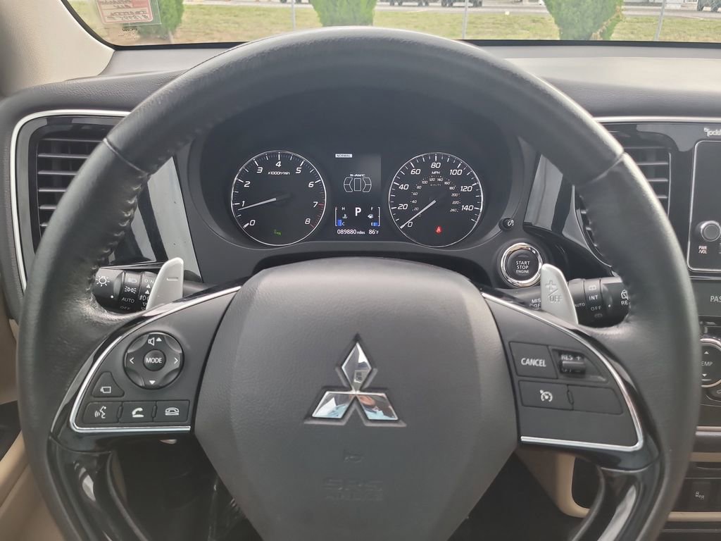 Used 2018 Mitsubishi Outlander GT AWD/4WD image 33