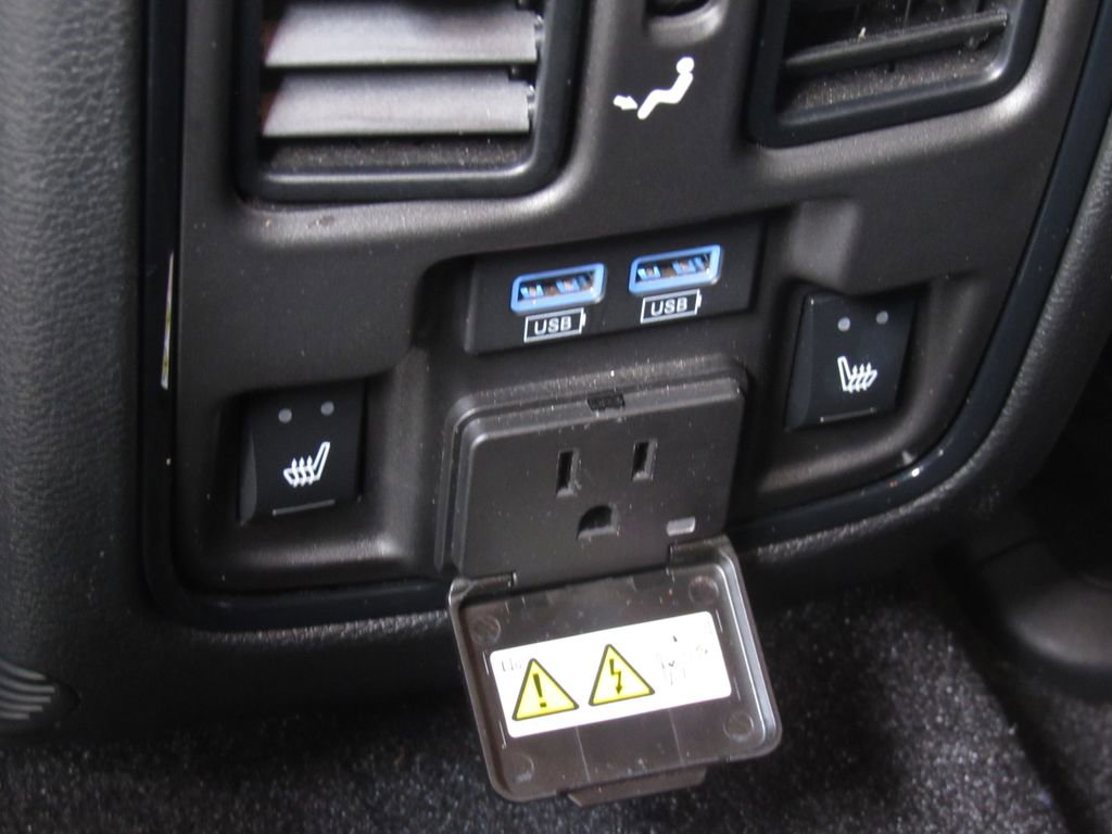 Used 2022 Dodge Durango GT image 35