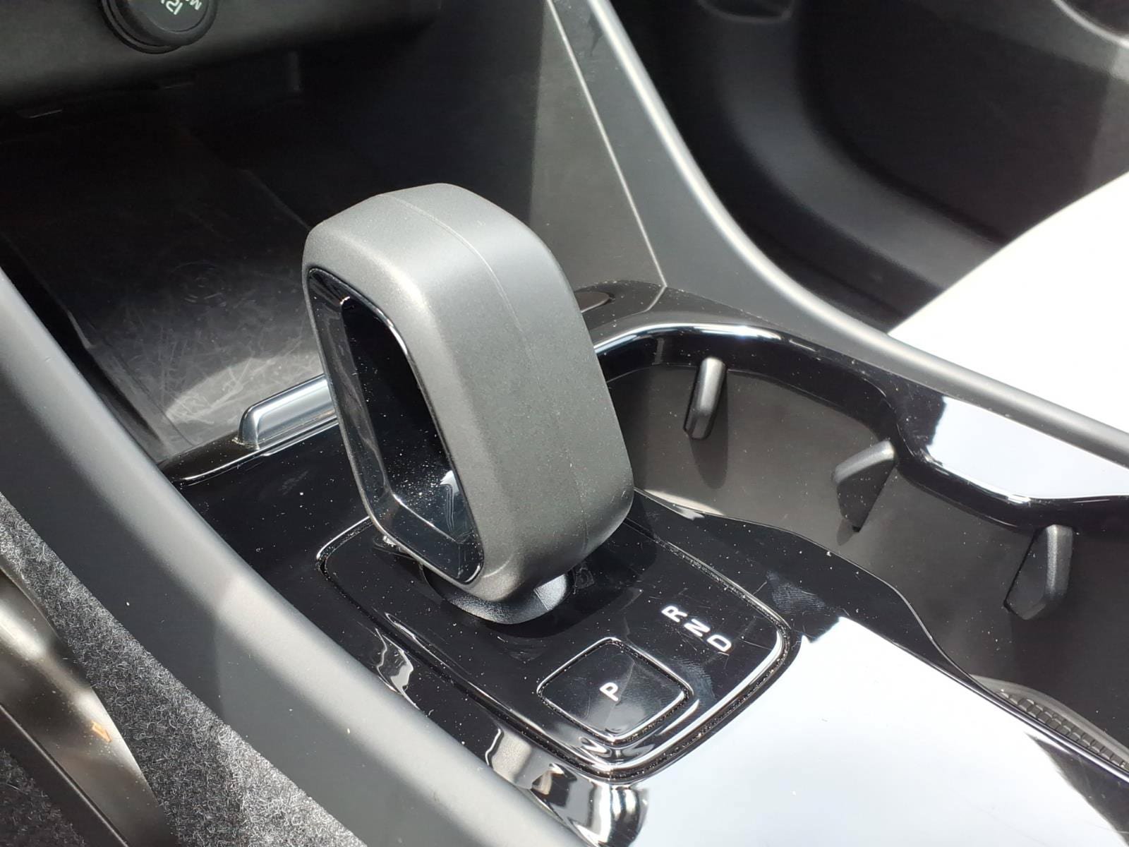 Certified 2025 Volvo EX40 Ultra AWD/4WD image 28