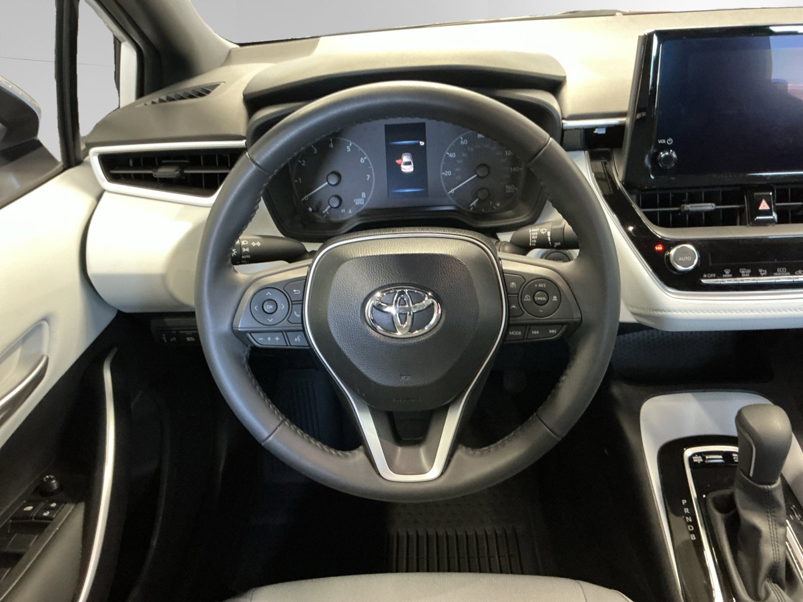 Certified 2025 Toyota Corolla SE FWD image 12