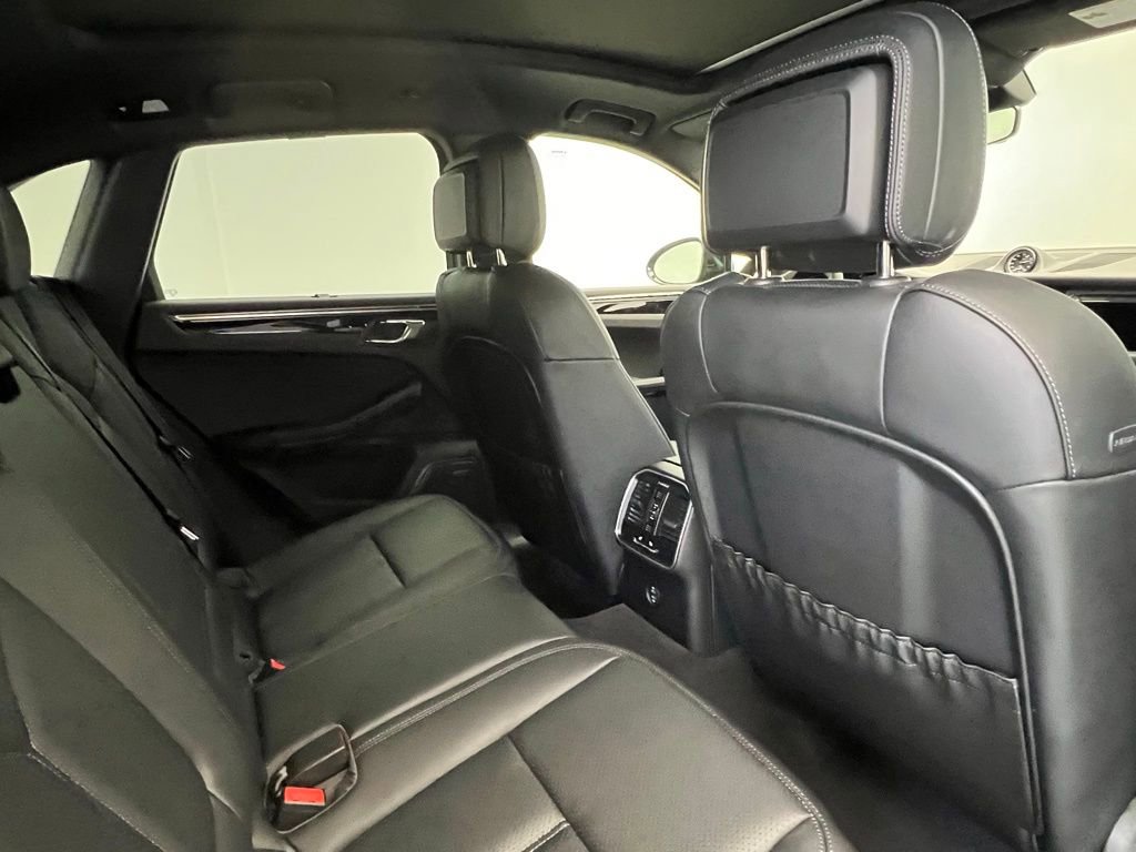 New 2026 Porsche Macan image 16