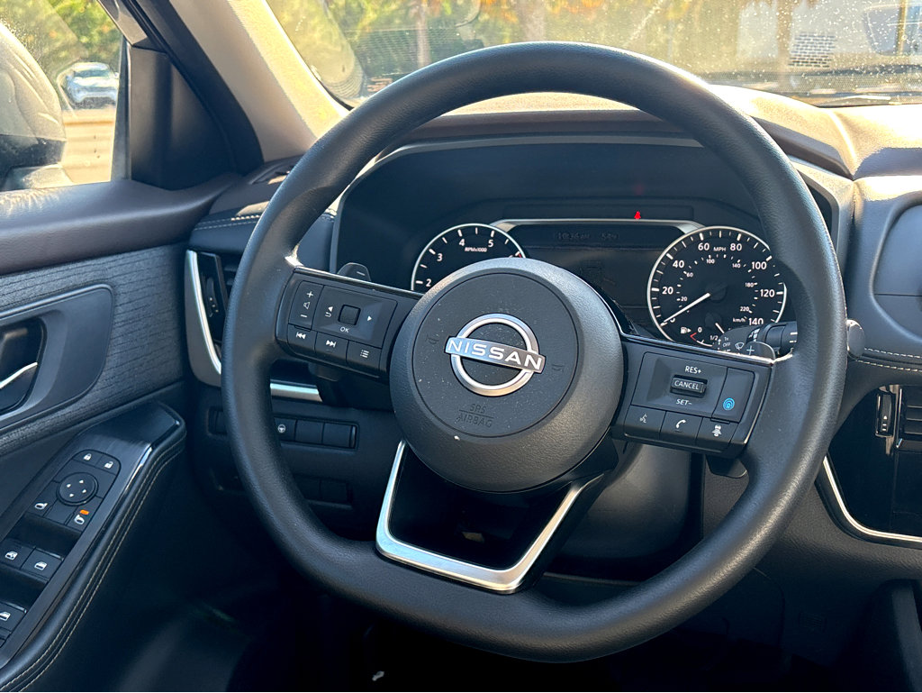 Used 2022 Nissan Rogue SV image 16