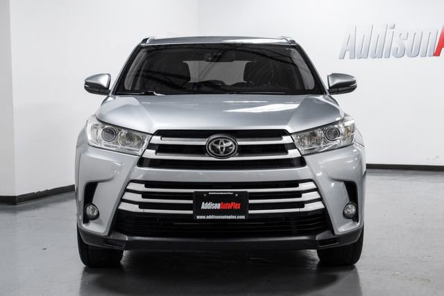 Used 2019 Toyota Highlander XLE image 3