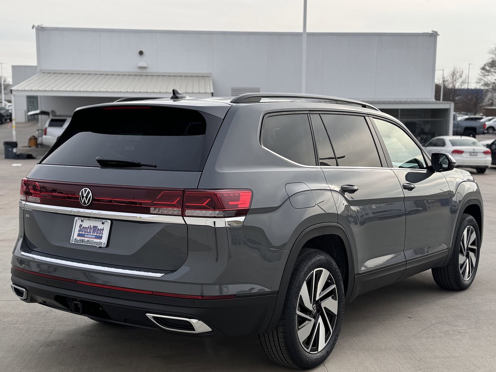 New 2026 Volkswagen Atlas SE image 4