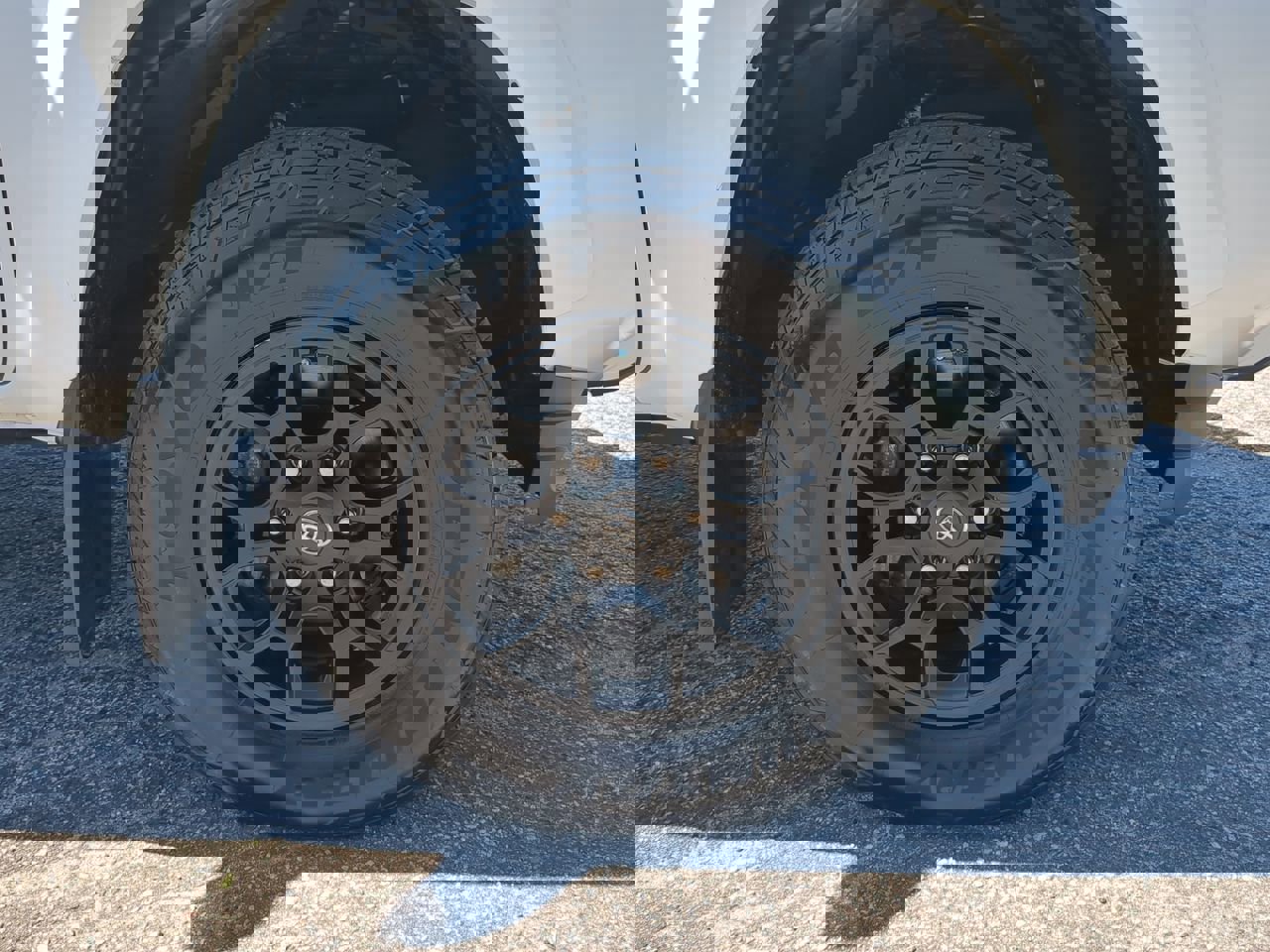 Used 2022 Toyota Tacoma SR5 w/ Technology Package image 9