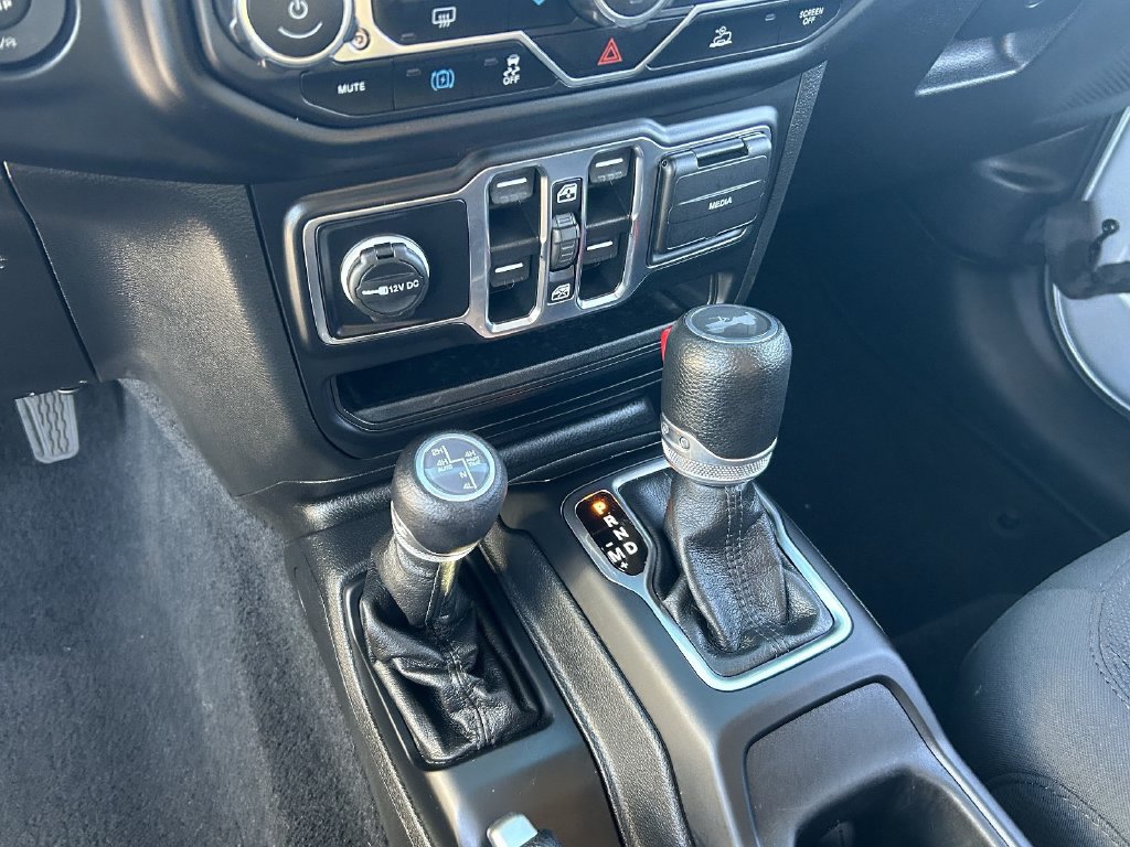 Used 2023 Jeep Wrangler Unlimited AWD/4WD image 27