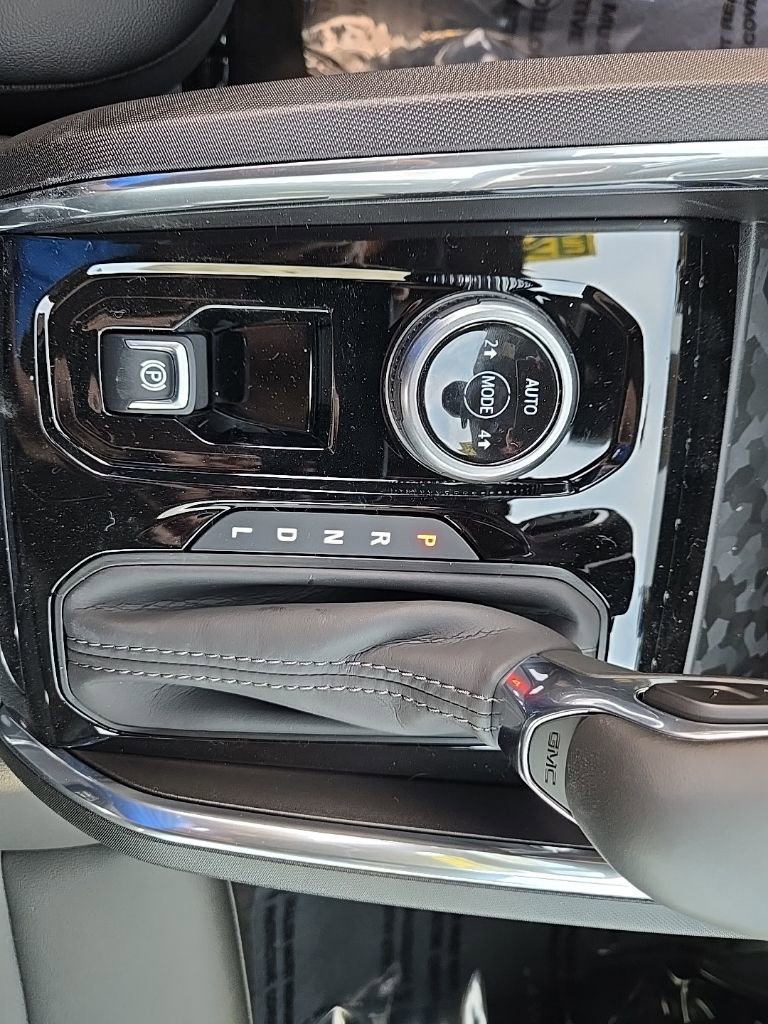 New 2026 GMC Canyon Elevation w/ Convenience Package image 29