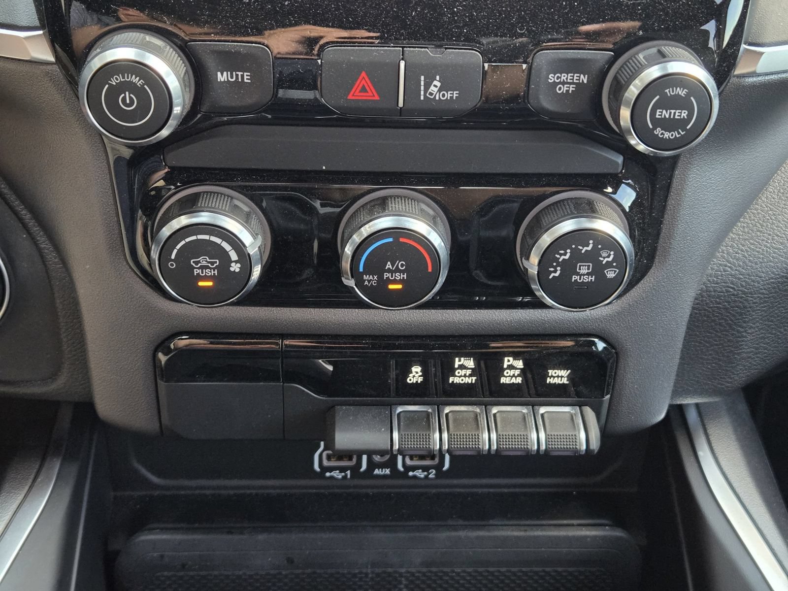 Used 2026 RAM 1500 Express AWD/4WD image 18