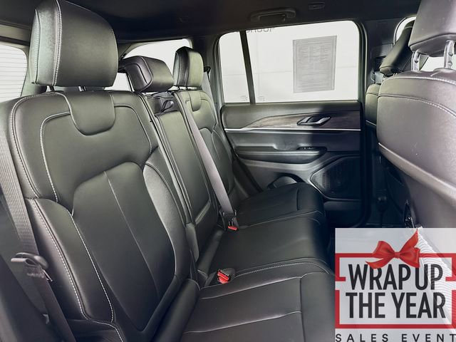 Used 2025 Jeep Grand Cherokee Limited image 29