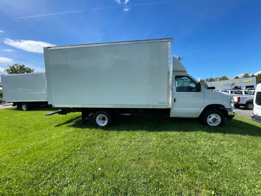 New 2024 Ford E-450 and Econoline 450 Super Duty w/ Power Windows & Locks Group RWD image 8