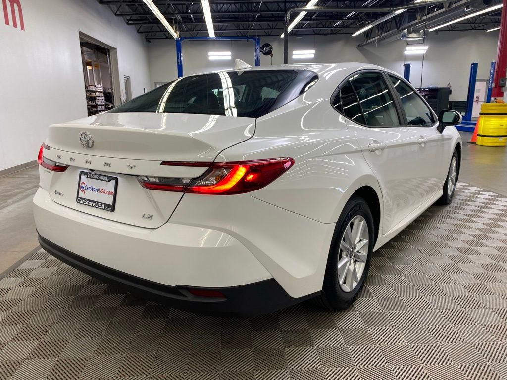 Used 2025 Toyota Camry LE w/ Convenience Package image 10