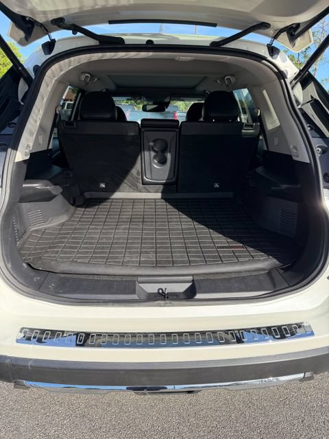 Used 2017 Nissan Rogue SL w/ SL Premium Package FWD image 8