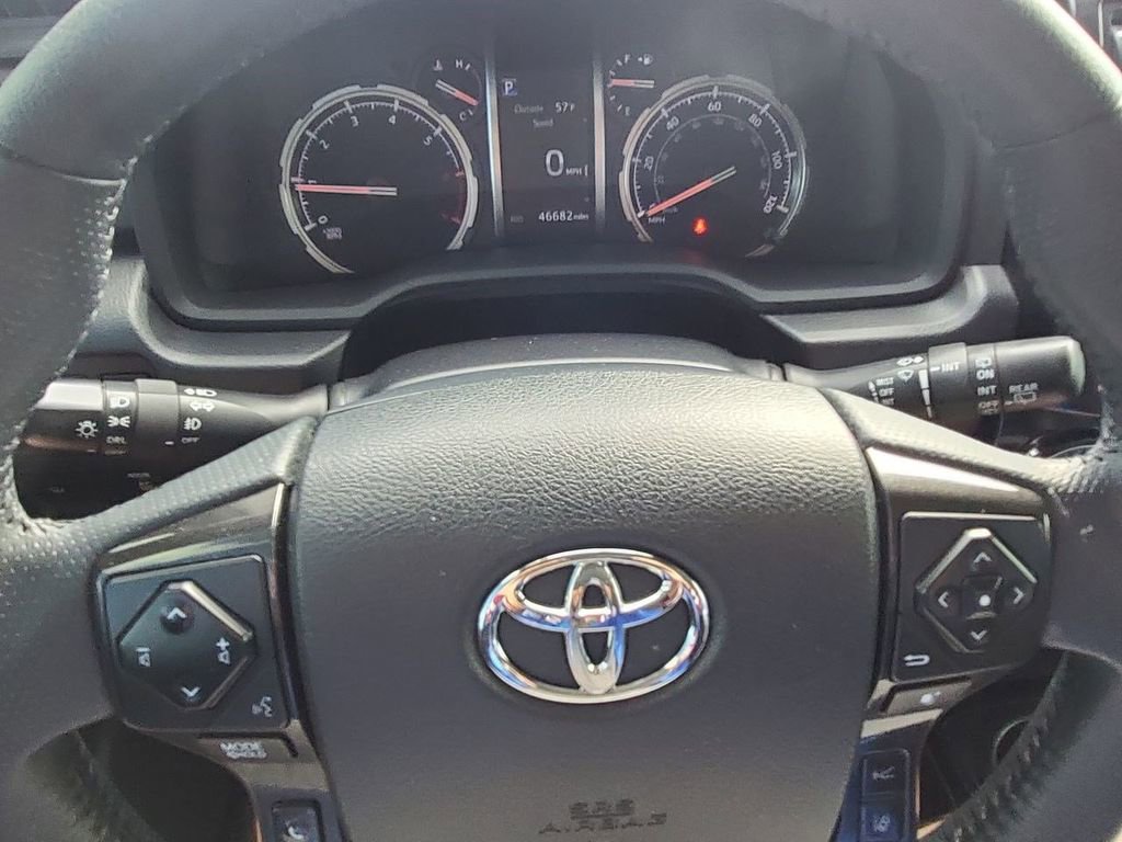 Used 2020 Toyota 4Runner TRD Off-Road Premium w/ Moonroof Package AWD/4WD image 18