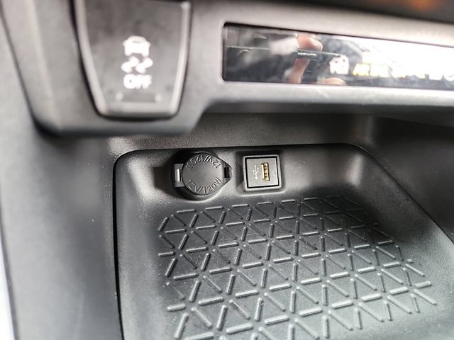 Used 2024 Toyota RAV4 LE AWD/4WD image 24