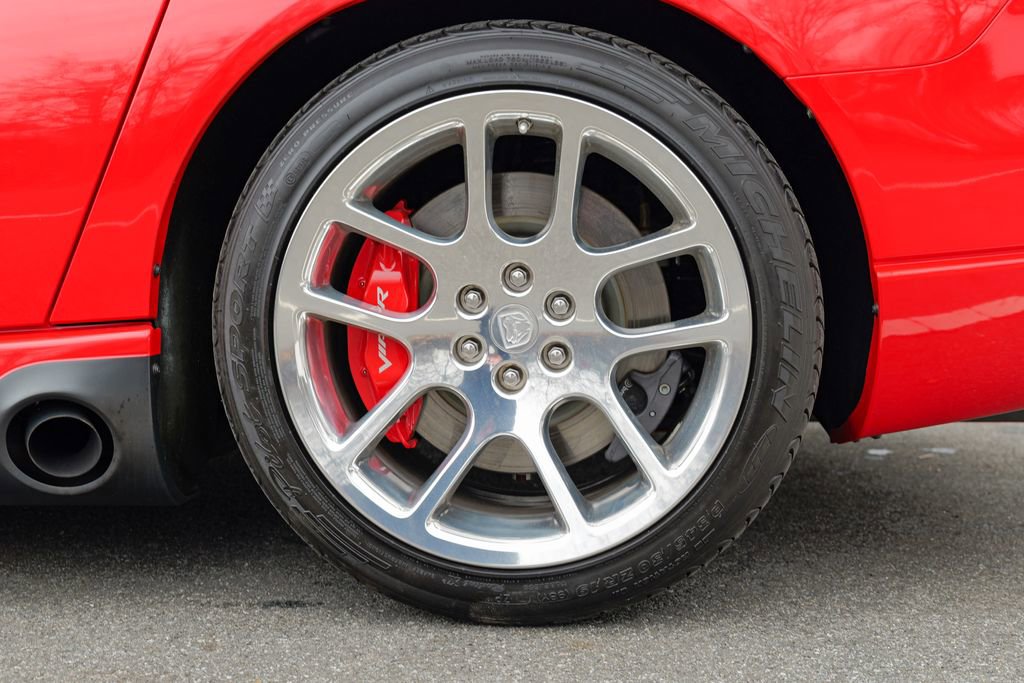 Used 2004 Dodge Viper SRT-10 image 22