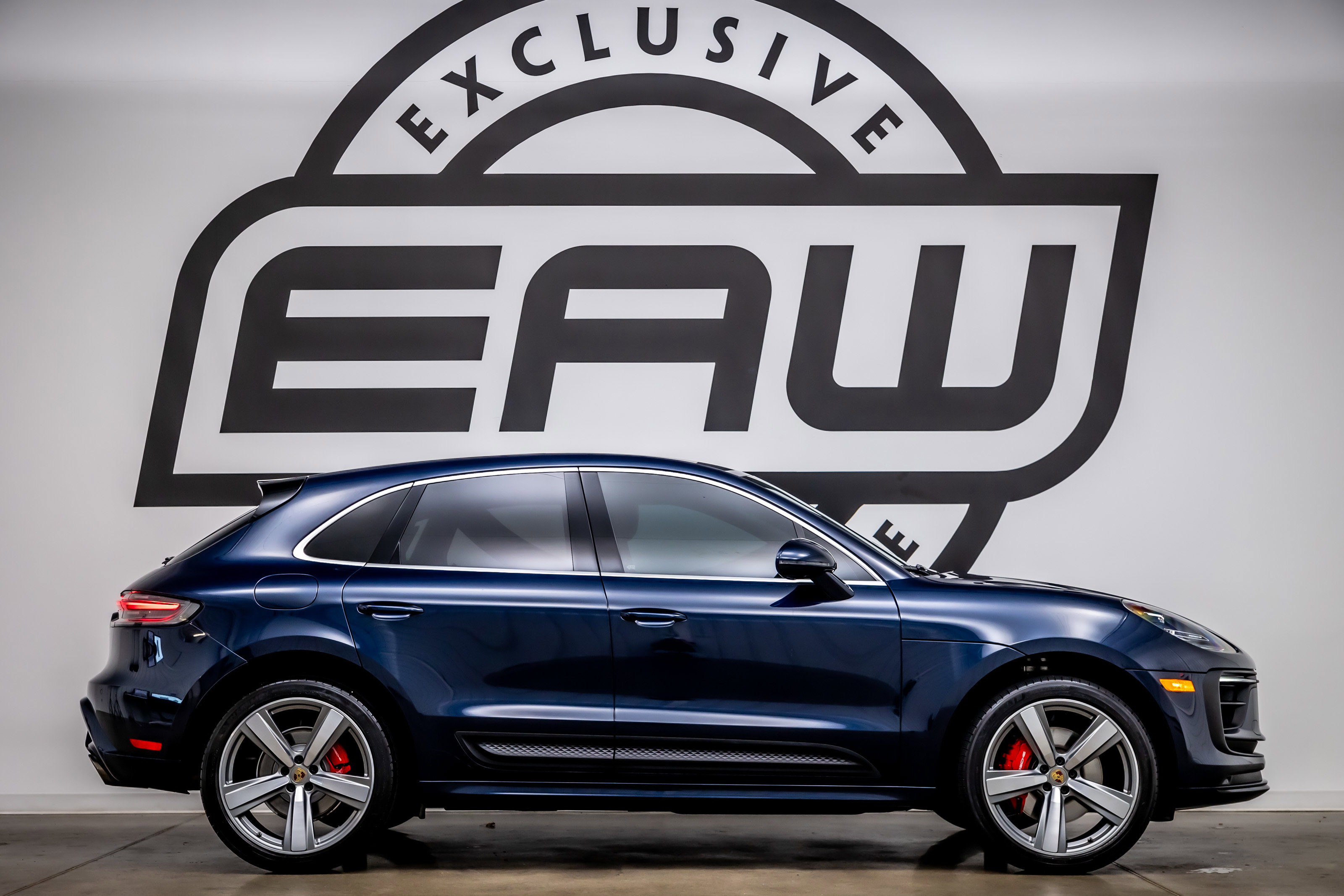 Used 2022 Porsche Macan S AWD/4WD image 8