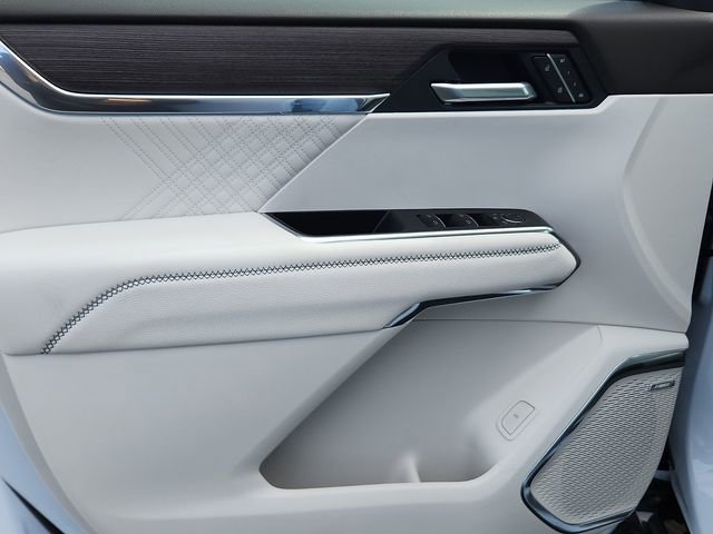 New 2026 GMC Acadia Denali w/ Super Cruise Package image 9