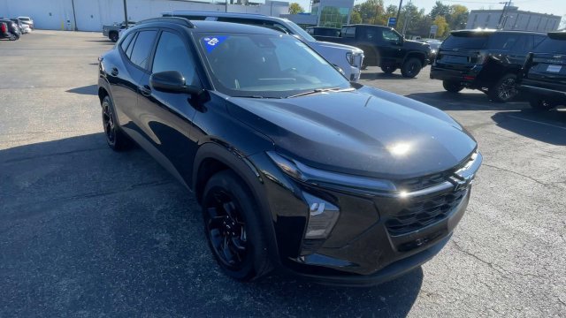 New 2026 Chevrolet Trax LT w/ Driver Confidence Package FWD image 4